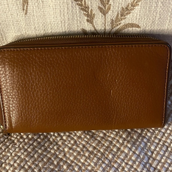 Tory Burch Tan Leather Long Zip Wallet - Picture 4 of 5